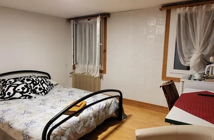 Buongustaio Fereinzimmer Room Inside A Flat